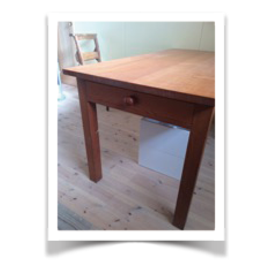 ダイニングテーブル